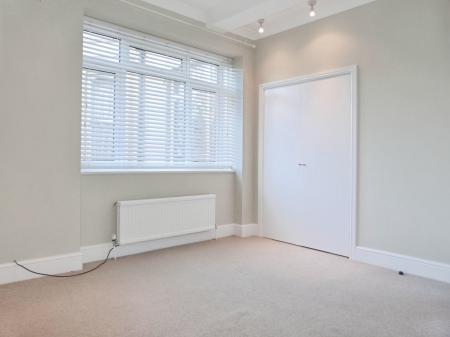 3 bedroom Flat to let in Park Road, Harrogate, HG2