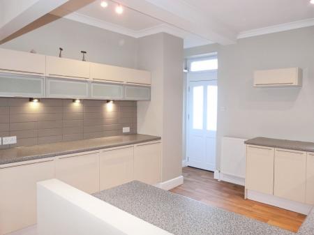 3 bedroom Flat to let in Park Road, Harrogate, HG2