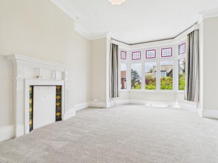 2 bedroom Flat to let in South Drive, Harrogate, HG2