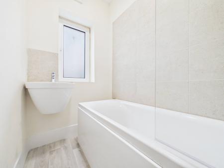3 bedroom Terraced House to let in Heathfield Drive, Knaresborough, HG5