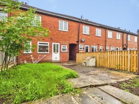 3 bedroom Terraced House to let in Heathfield Drive, Knaresborough, HG5