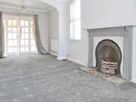 4 bedroom Detached house to let in Harrogate Road, Ripon, HG4