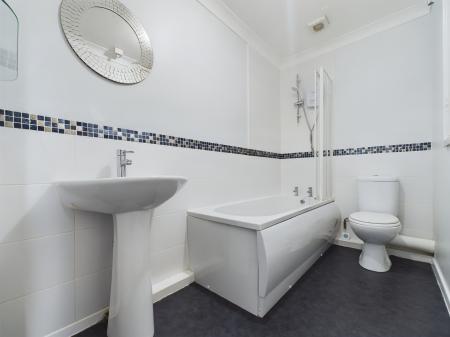 2 bedroom Town house to let in Stonebeck Avenue, Harrogate, HG1