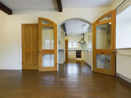 5 bedroom Semi-detached house to let in Burley Bank Road, Killinghall, HG3