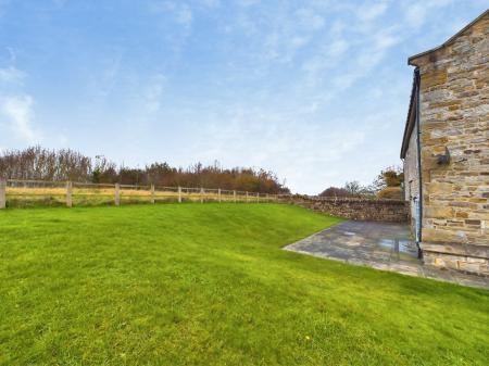 5 bedroom Semi-detached house to let in Burley Bank Road, Killinghall, HG3