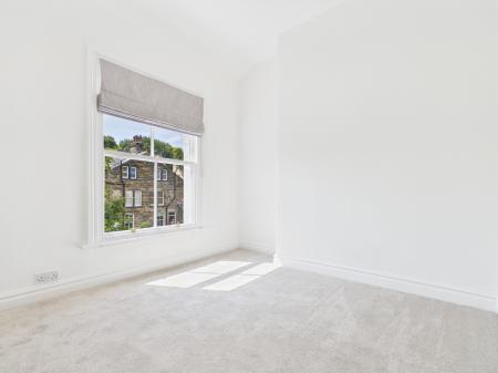 2 bedroom Flat to let in Royal Crescent, Harrogate, HG2