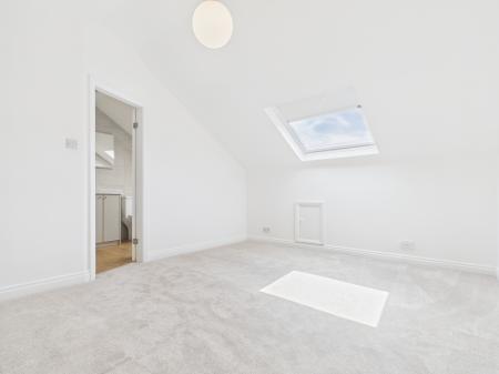2 bedroom Flat to let in Royal Crescent, Harrogate, HG2