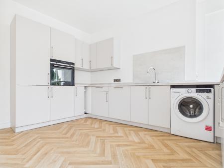 2 bedroom Flat to let in Royal Crescent, Harrogate, HG2