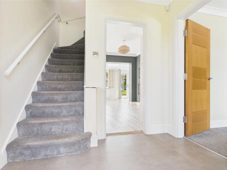 4 bedroom Detached house to let in Hookstone Chase, Harrogate, HG2