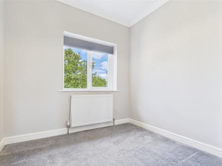 4 bedroom Detached house to let in Hookstone Chase, Harrogate, HG2