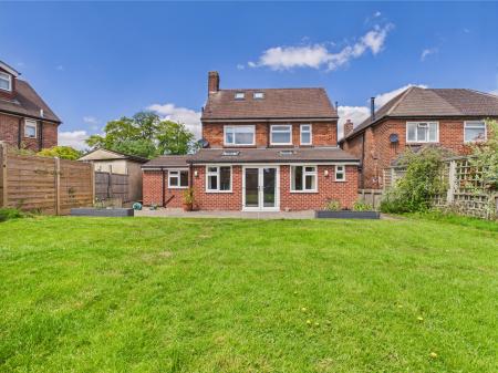 4 bedroom Detached house to let in Hookstone Chase, Harrogate, HG2