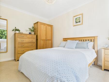 2 bedroom Flat to let in Coppice Drive, Harrogate, HG1