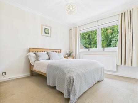 2 bedroom Flat to let in Coppice Drive, Harrogate, HG1
