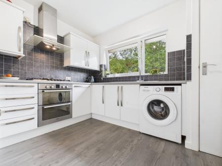 2 bedroom Flat to let in Coppice Drive, Harrogate, HG1