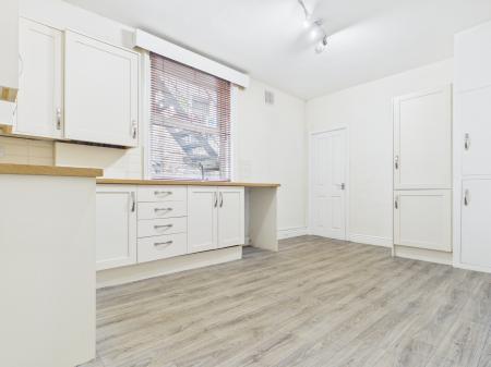 1 bedroom Flat to let in Hyde Park Road, Harrogate, HG1