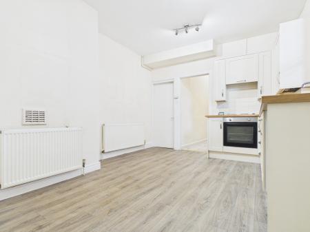 1 bedroom Flat to let in Hyde Park Road, Harrogate, HG1
