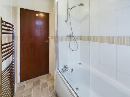 1 bedroom Flat to let in East Parade, Harrogate, HG1