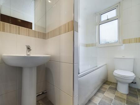 1 bedroom Flat to let in East Parade, Harrogate, HG1