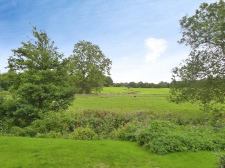 2 bedroom Flat to let in Low Mill Court, Shaw Mills, HG3