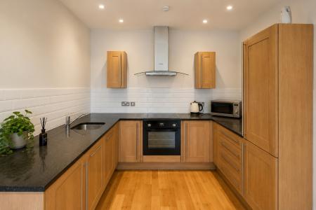 2 bedroom Flat to let in Valley Drive, Harrogate, HG2