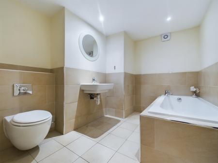2 bedroom Flat to let in Kings Road, Harrogate, HG1