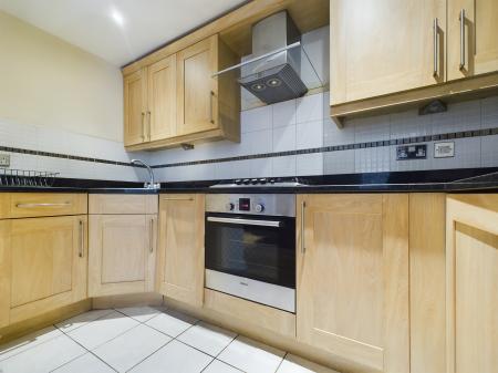 2 bedroom Flat to let in Kings Road, Harrogate, HG1