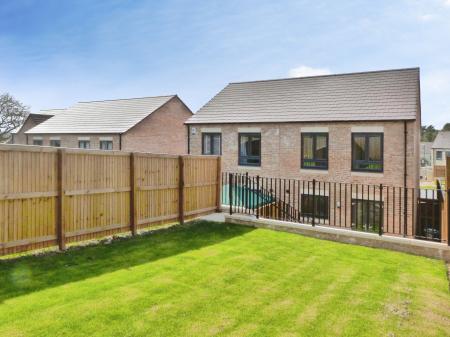 3 bedroom Semi-detached house to let in Orchid Gardens, Beckwithshaw, HG3