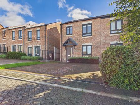 3 bedroom Semi-detached house to let in Orchid Gardens, Beckwithshaw, HG3