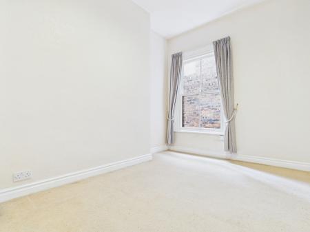 2 bedroom Flat to let in Leeds Road, Harrogate, HG2