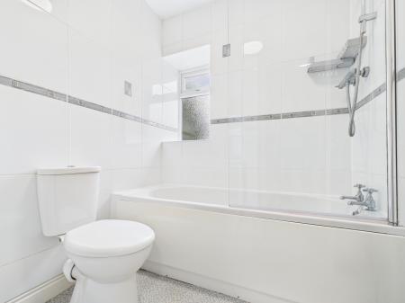 2 bedroom Flat to let in Leeds Road, Harrogate, HG2