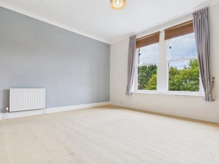2 bedroom Flat to let in Leeds Road, Harrogate, HG2