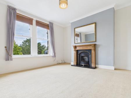 2 bedroom Flat to let in Leeds Road, Harrogate, HG2