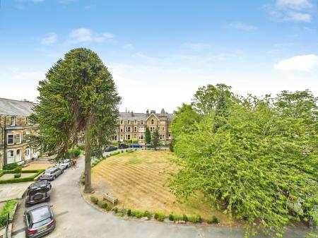2 bedroom Flat to let in Leeds Road, Harrogate, HG2