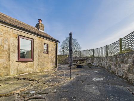 2 bedroom Cottage to let in Menwith Hill, Harrogate, HG3