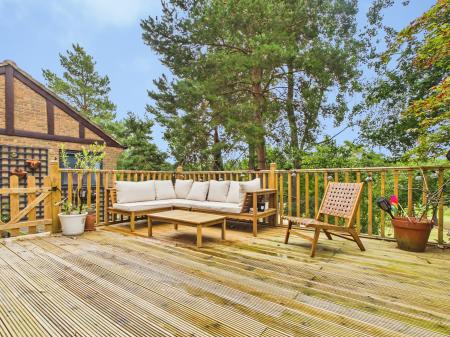 4 bedroom Detached house to let in Laverton Gardens, Harrogate, HG3