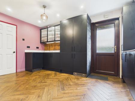4 bedroom Detached house to let in Laverton Gardens, Harrogate, HG3