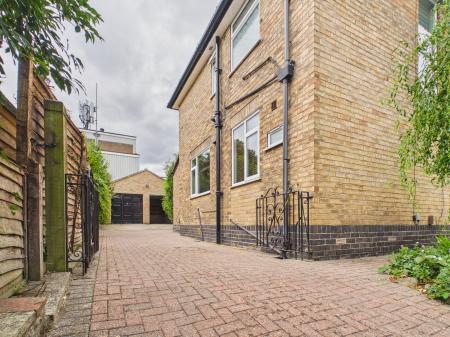 3 bedroom Semi-detached house to let in Manor Road, Knaresborough, HG5