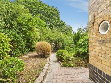 3 bedroom Semi-detached house to let in Manor Road, Knaresborough, HG5
