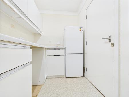 1 bedroom Flat to let in East Parade, Harrogate, HG1