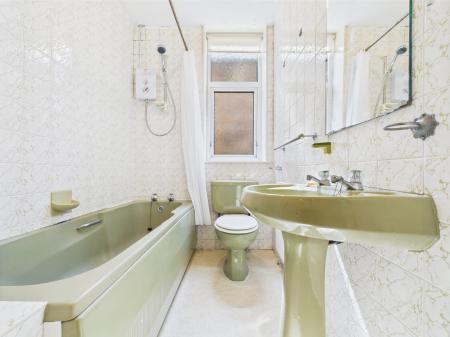 1 bedroom Flat to let in East Parade, Harrogate, HG1