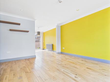 3 bedroom Semi-detached house to let in Park House Green, Harrogate, HG1