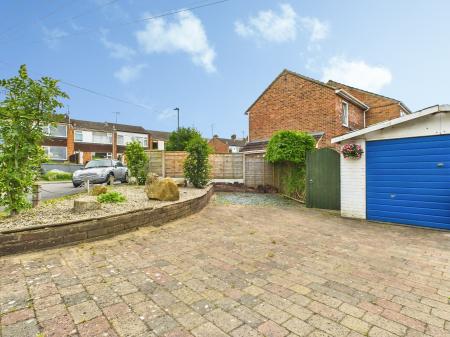 3 bedroom Semi-detached house to let in Park House Green, Harrogate, HG1