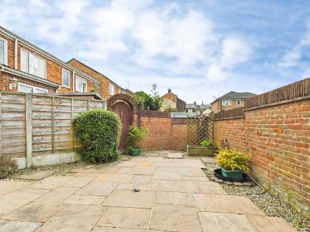 3 bedroom Semi-detached house to let in Park House Green, Harrogate, HG1