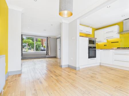 3 bedroom Semi-detached house to let in Park House Green, Harrogate, HG1