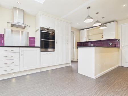 3 bedroom Semi-detached bungalow to let in Forest Grove, Harrogate, HG2