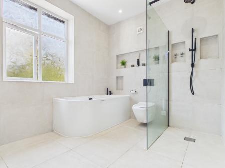 4 bedroom Semi-detached house to let in The Parade, Harrogate, HG1
