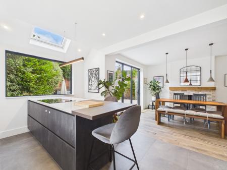 4 bedroom Semi-detached house to let in The Parade, Harrogate, HG1