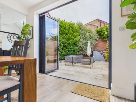 4 bedroom Semi-detached house to let in The Parade, Harrogate, HG1
