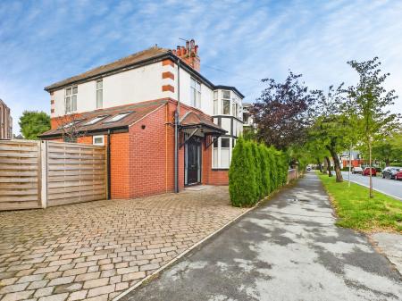The Parade, Harrogate, HG1