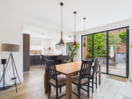 4 bedroom Semi-detached house to let in The Parade, Harrogate, HG1